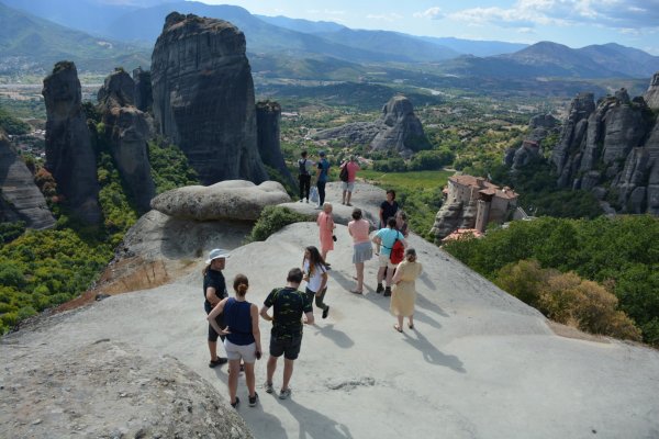Ποιοί είμαστε